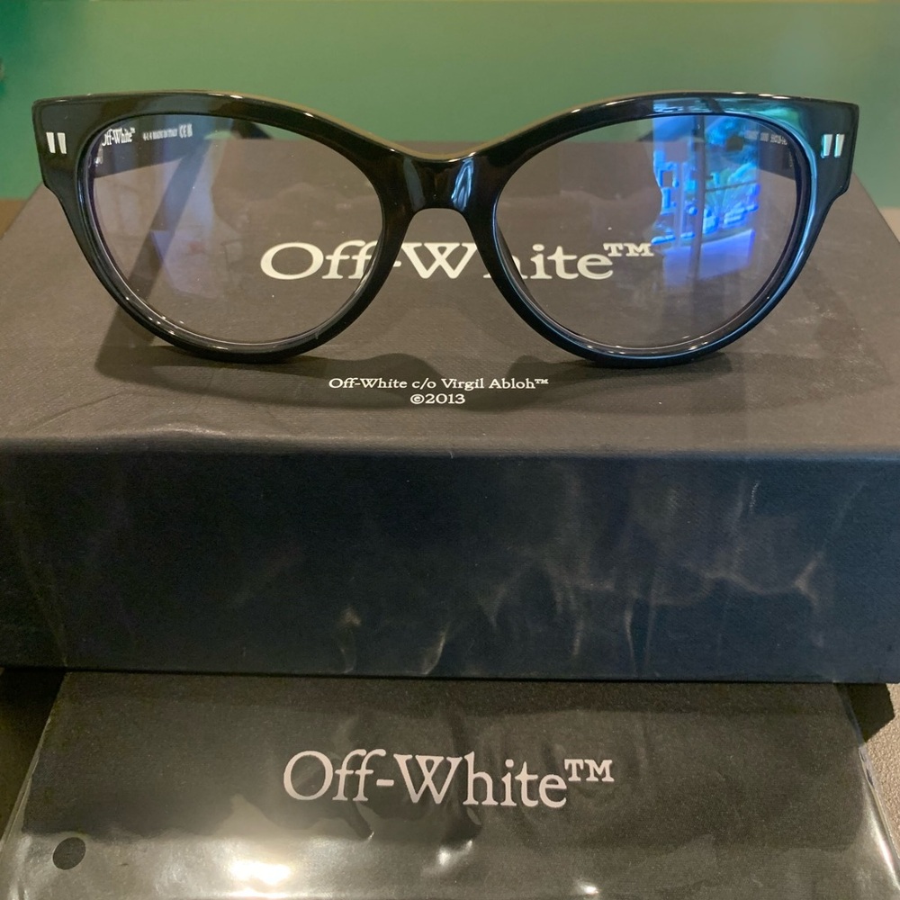 Off-White OERJ057 Col 1000 Black
55mm Ladies Cateye Glasses 